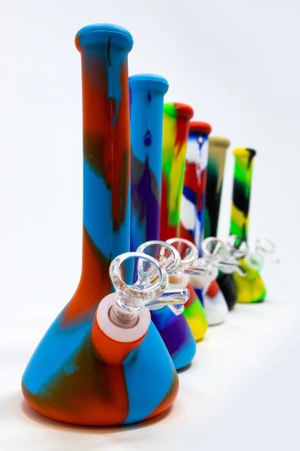 The Unseen Benefits of Silicone Pipes Over Glass: A New Perspective - Oil Slick