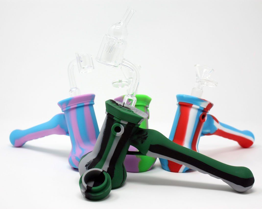 Unleashing the Power of the Hammer Pipe: The Ultimate Silicone Bubbler for Both Dabbing and Smoking - Oil Slick
