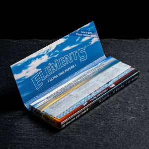 Elements 1 1/4 Classic Papers 25bx — Oil Slick editorial product photo