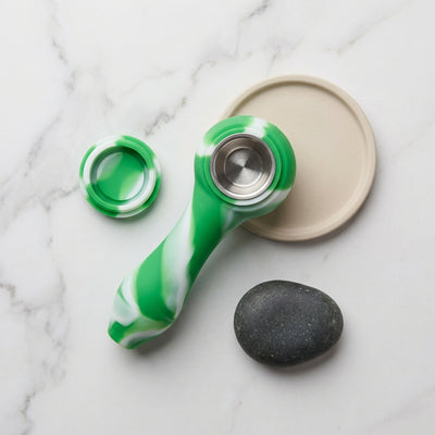 3.5″ Silicone Hand Pipe w/ Metal Bowl & Lid