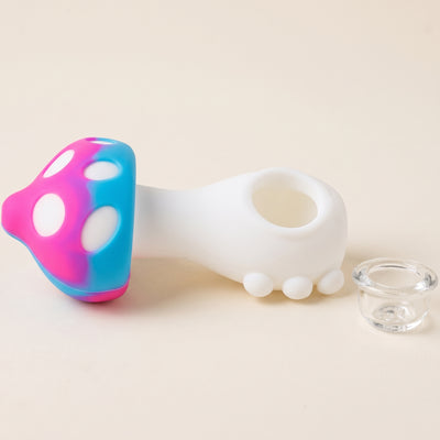 4.5″ Silicone Mushroom Pipe, light background