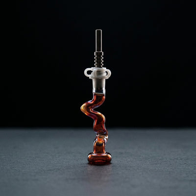 4″ Iridescent Zong Nectar Straw on dark slate surface - Oil Slick Pad