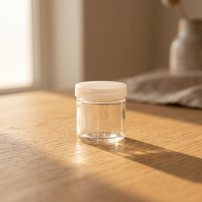 6ml Glass No-Neck Jar with Silicone lid - close-up view