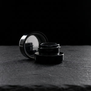 5ml UV Resistant Heavy Bottom Jar with Child Resistant Black Lids - close-up view