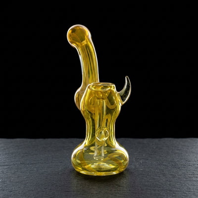 5.5" Fume Line Accent w/ Horn Front Bubbler on dark slate surface - Oil Slick Pad