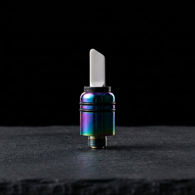 510 Thread Hot Knife Replacement Tip on dark slate surface - Oil Slick Pad