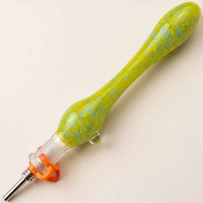6.5" Frit Nectar Straw, light background