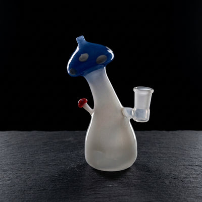 6.5″ Mushroom Rig on dark slate surface - Oil Slick Pad