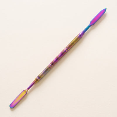 7″ Iridescent Stainless Steel DAB Tool, light background