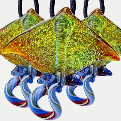 2″ Peaselburg Dichro Stingray Pendant