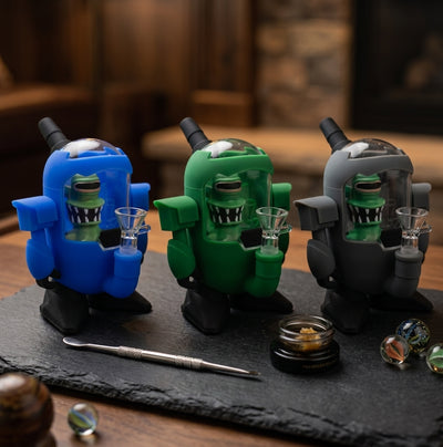 Mechanical alien water pipe - detail view