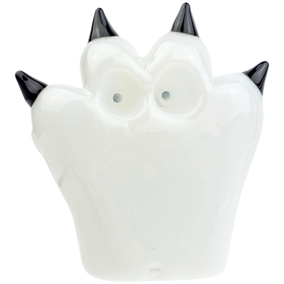 4.5" Bear Paw Hand Pipe - lifestyle shot