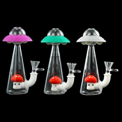 UFO water pipe - lifestyle shot