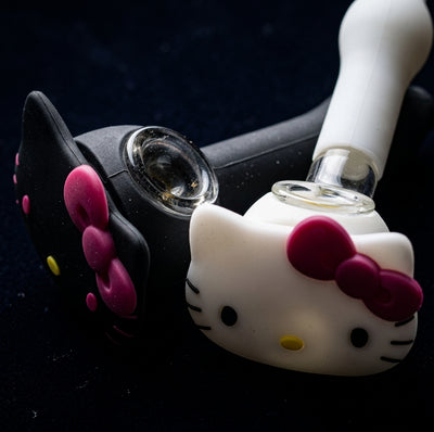 Bow Cat Big Hand Pipe - alternate angle