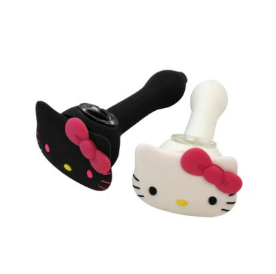 Bow Cat Big Hand Pipe - in use