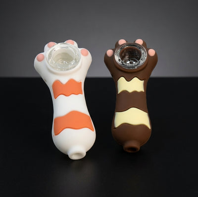 Cat paw hand pipe - detail view