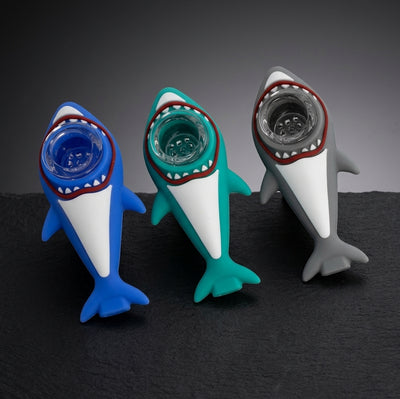 Shark hand pipe - detail view