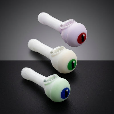 Eye hand pipe - detail view
