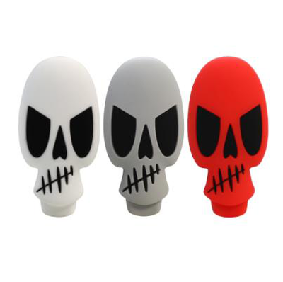 Skull hand pipe - lifestyle shot