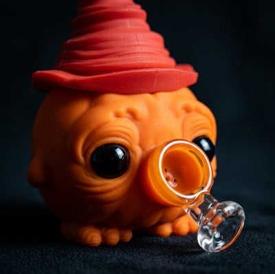 6.6'' Silicone pumpkin wizard hat water pipe - alternate angle