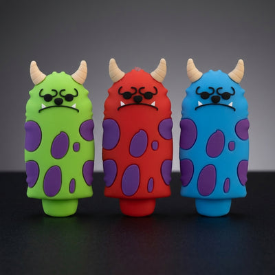 Spotted monster hand pipe - detail view