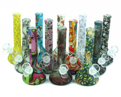 7.5'' beaker water pipe (printed) - lifestyle shot