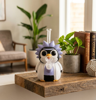 6.6" Penguin Scientist Water Pipe - detail view