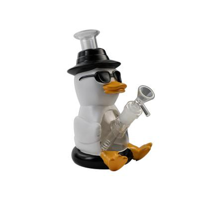 8" Sunglasses duck water pipe - lifestyle shot