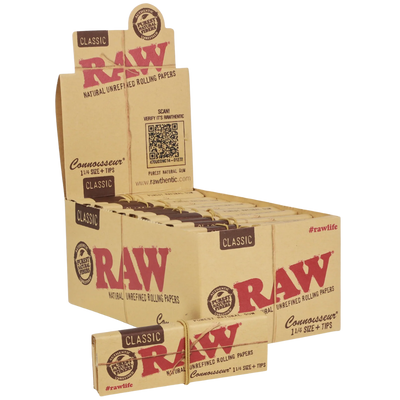 RAW Classic Connoisseur 1 ¼ Rolling Papers with Tips 24bx