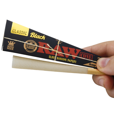 RAW Black King Size Triangle Scoop Cones 3pk 30bx