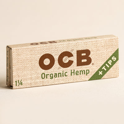 OCB Organic Hemp 1 ¼ Papers + Tips, light background