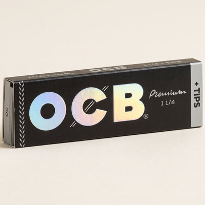 OCB Premium 1 ¼ Papers + Tips, light background