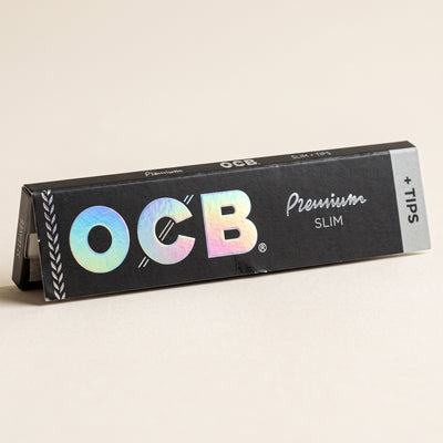 OCB Premium Slim Papers + Tips, light background