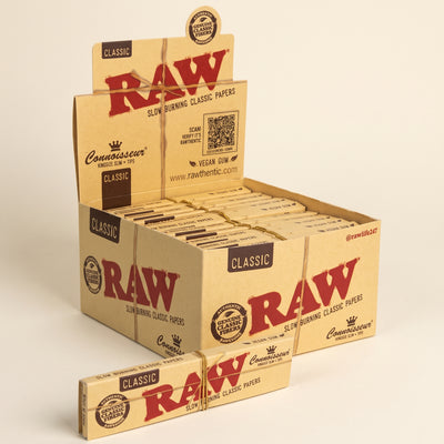 RAW Classic King Size Connoisseur with Tips Rolling Papers 24bx, light background