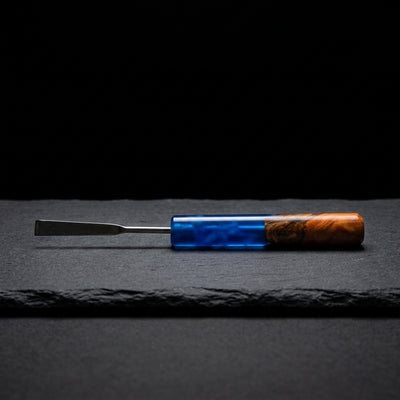 Round Sesh Sceptor DAB Tool – Royal on dark slate surface - Oil Slick Pad