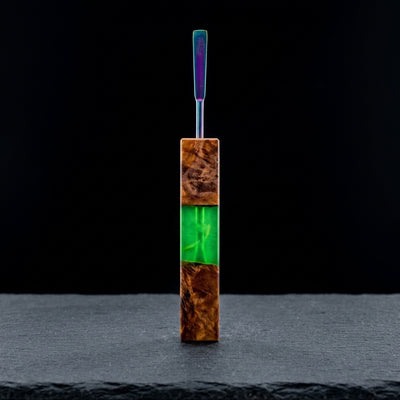 Square Sesh Sceptor DAB Tool V2 – Kelp on dark slate surface - Oil Slick Pad