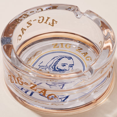Zig Zag Glass Ashtray - Classic, light background