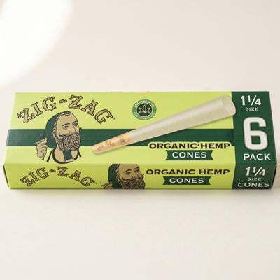 Zig Zag Paper Cones Organic Hemp 1 ¼ – 6pk, light background